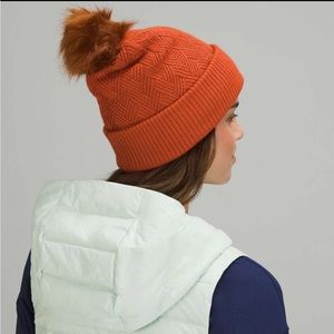 NWT Lululemon Athletica Rust Knit Pom-Pom Hat